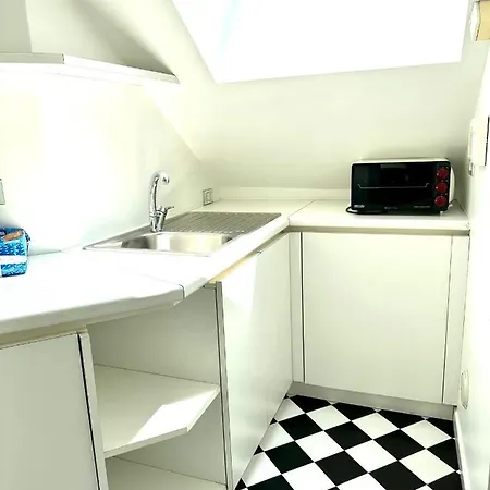 Garibaldi Apartment